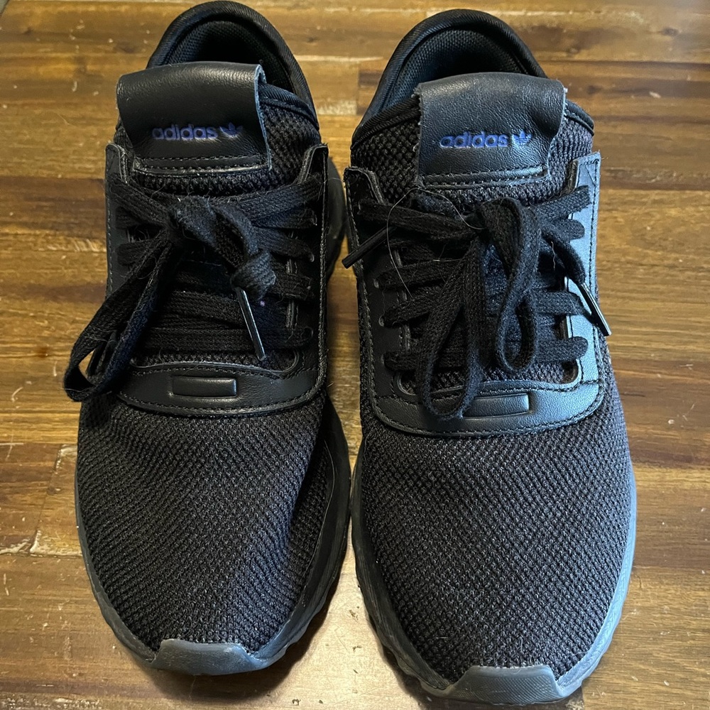 Adidas tennis shoes